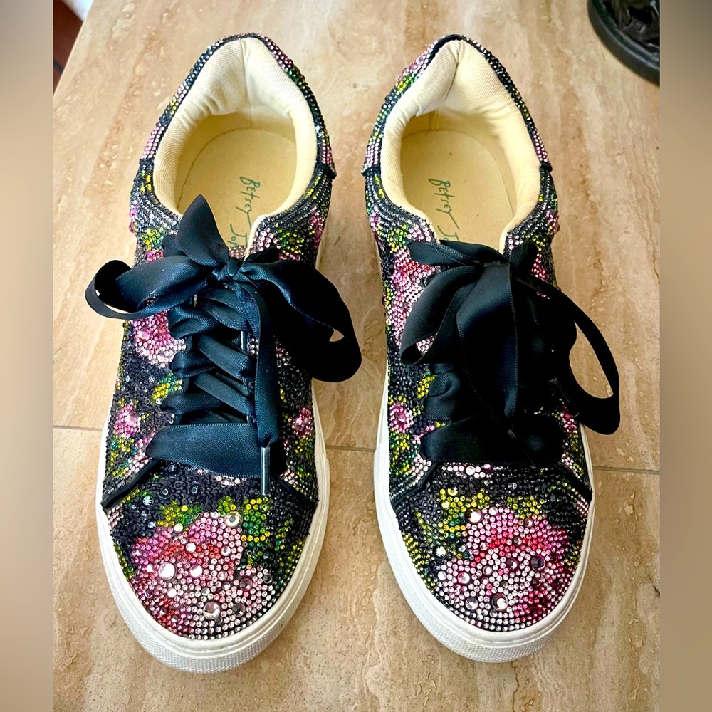 Unique Betsy Johnson Sidny floral sequined platform  sneaker